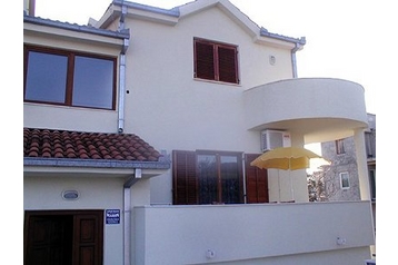 Pension de famille Okrug Donji 3